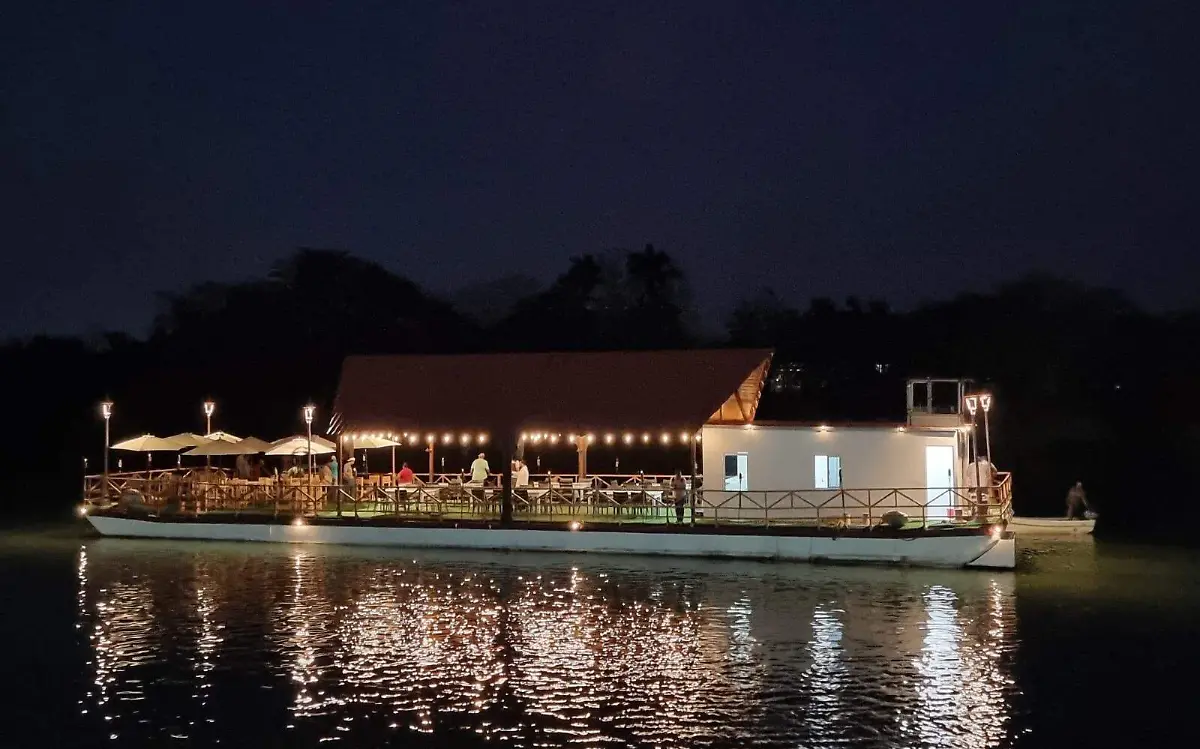 Panokko, un bellísimo restaurante flotante en Veracruz Ayuntamiento de Pánuco (2)